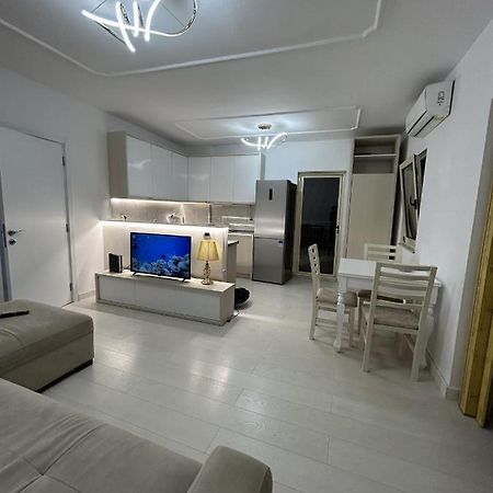 Center, Selvia White Apartment Tirana Bagian luar foto