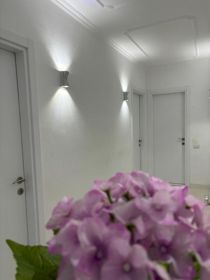 Center, Selvia White Apartment Tirana Bagian luar foto